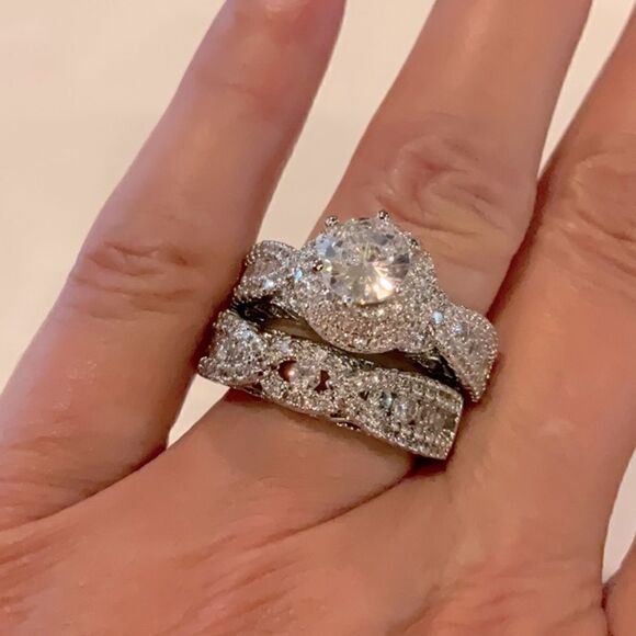 Stunning Wedding Set - Picture 1 of 10